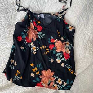 🖤3FOR30! Old Navy Black Floral Camisole
